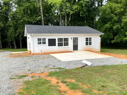 Commercial Building For Lease In Vale, NC