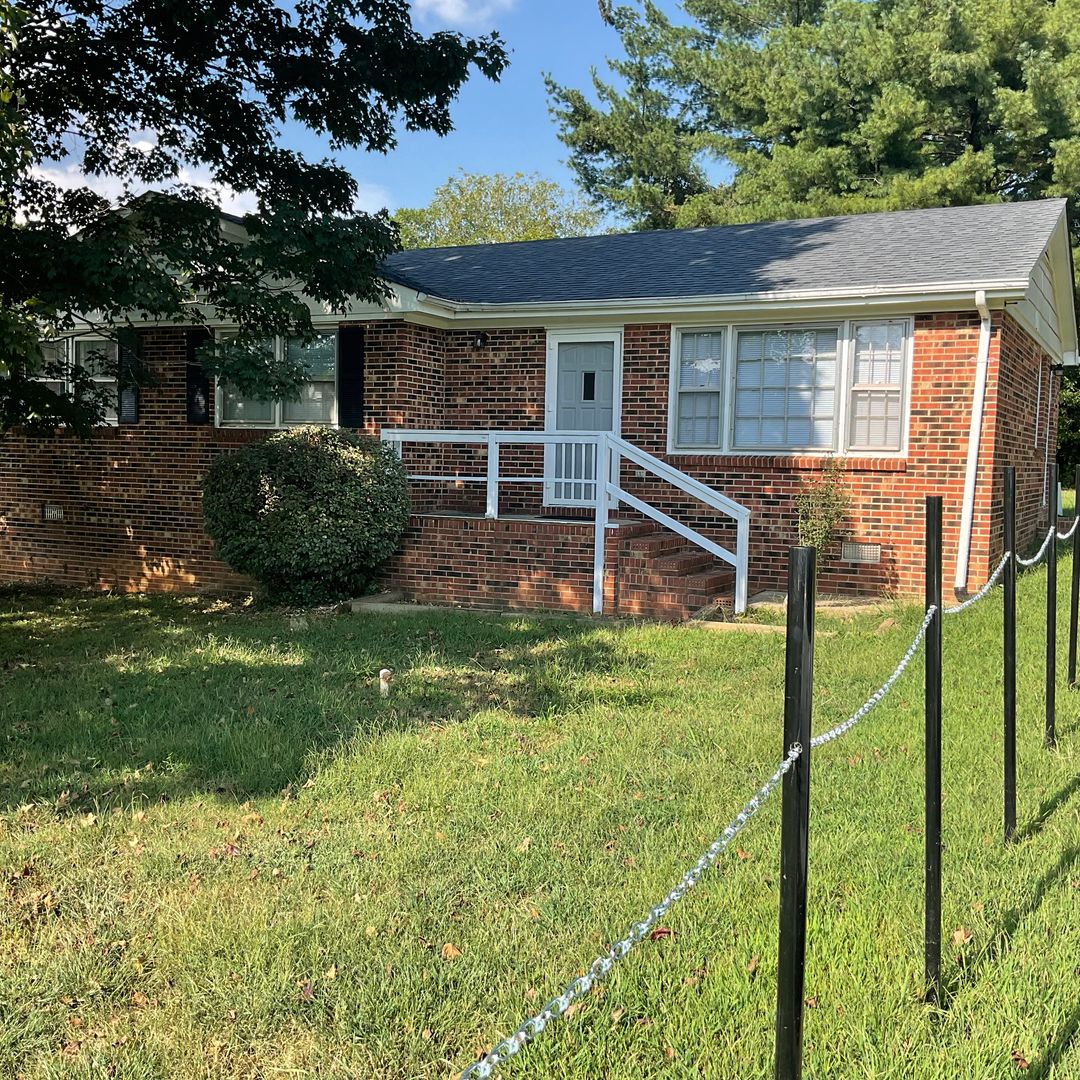 Lincolnton House: 2835 Shrum Street