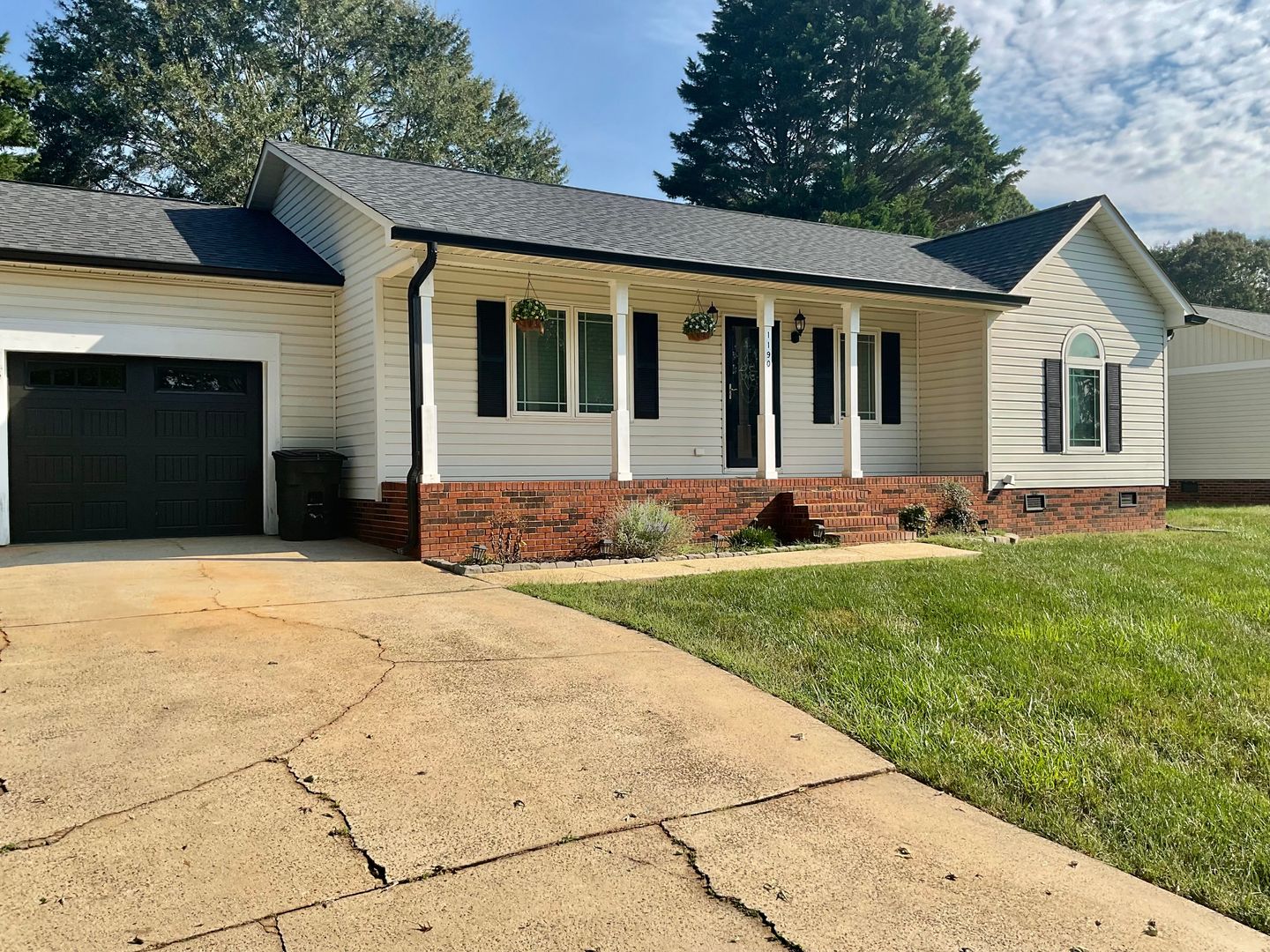 Lincolnton House: 1190 Park Cir