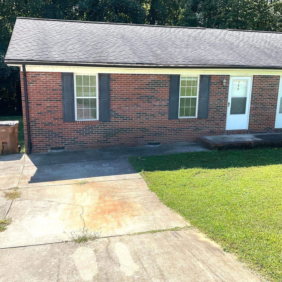 LINCOLNTON House: 380 TURNER STREET