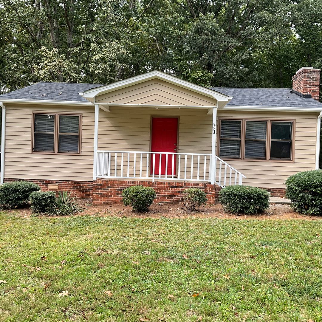 Lincolnton House: 3892 English Oak Drive