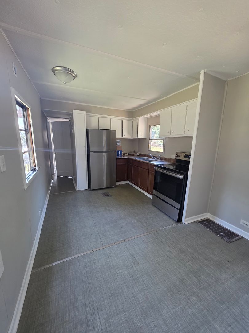 Spartanburg House: 116 Gardenia Lane