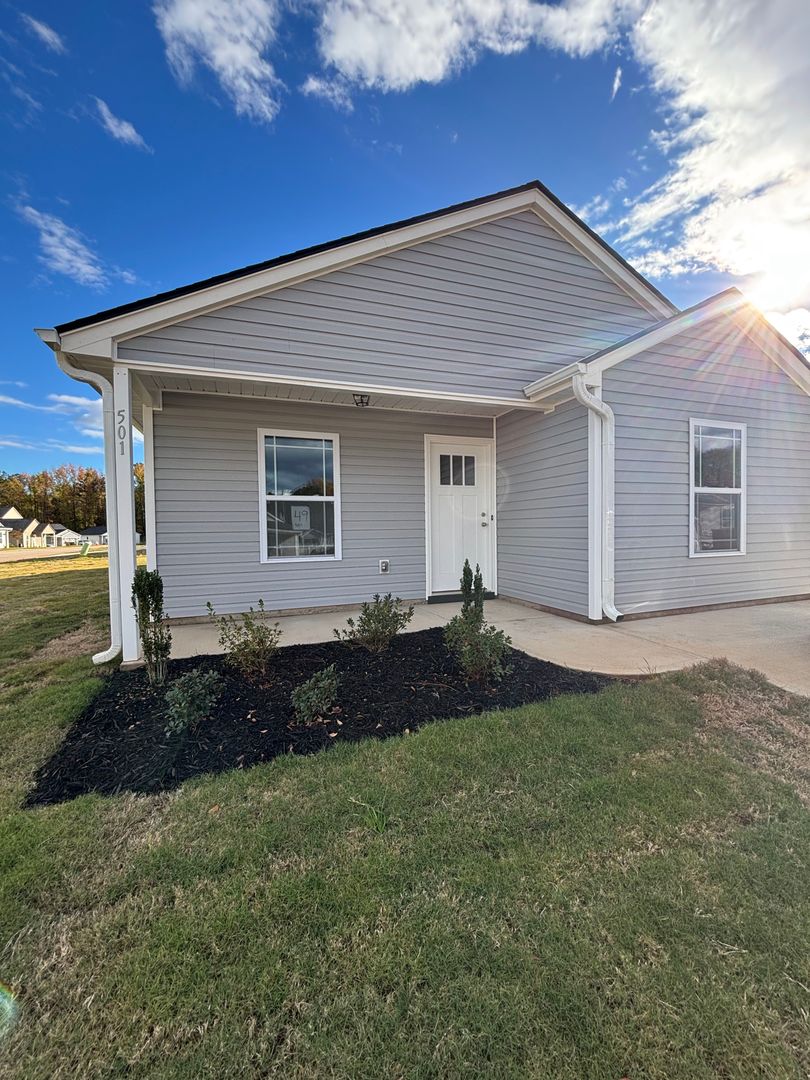 Spartanburg House: 501 Molly Parker Ln