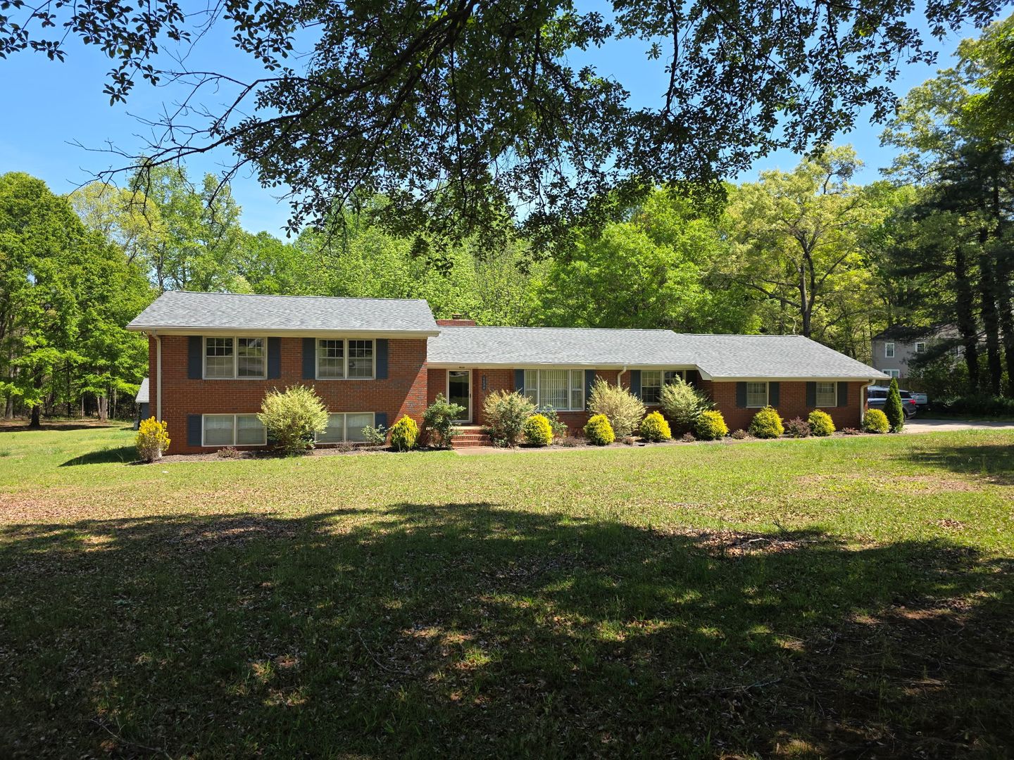 Spartanburg House: 1694 Nazareth Church Rd.