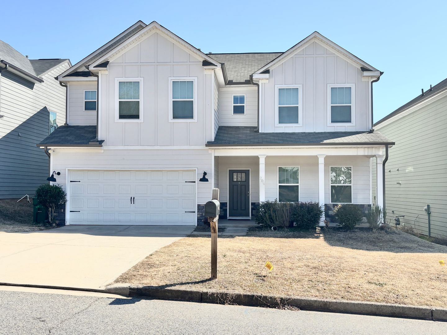 Spartanburg House: 209 Dillon Circle