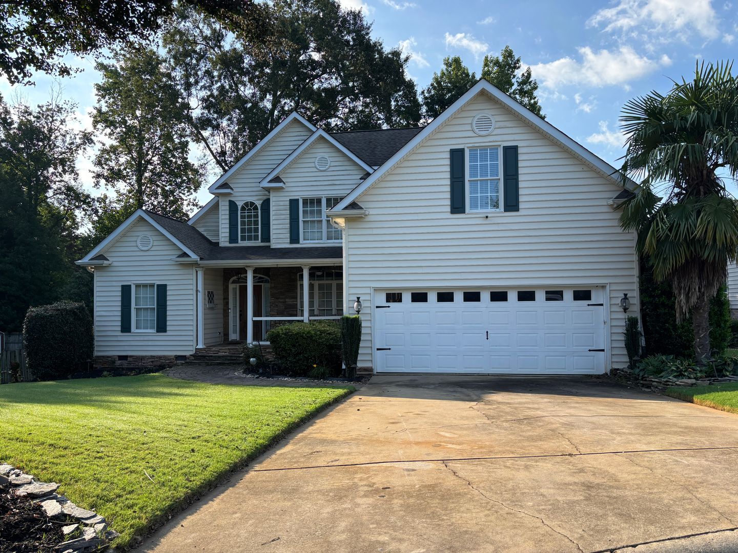Roebuck House: 522 Saint Helene Ct