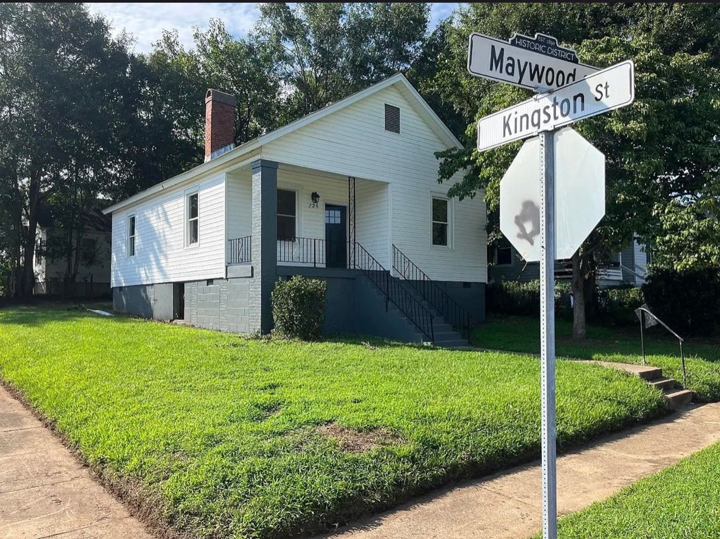 Spartanburg House: 726 Maywood St