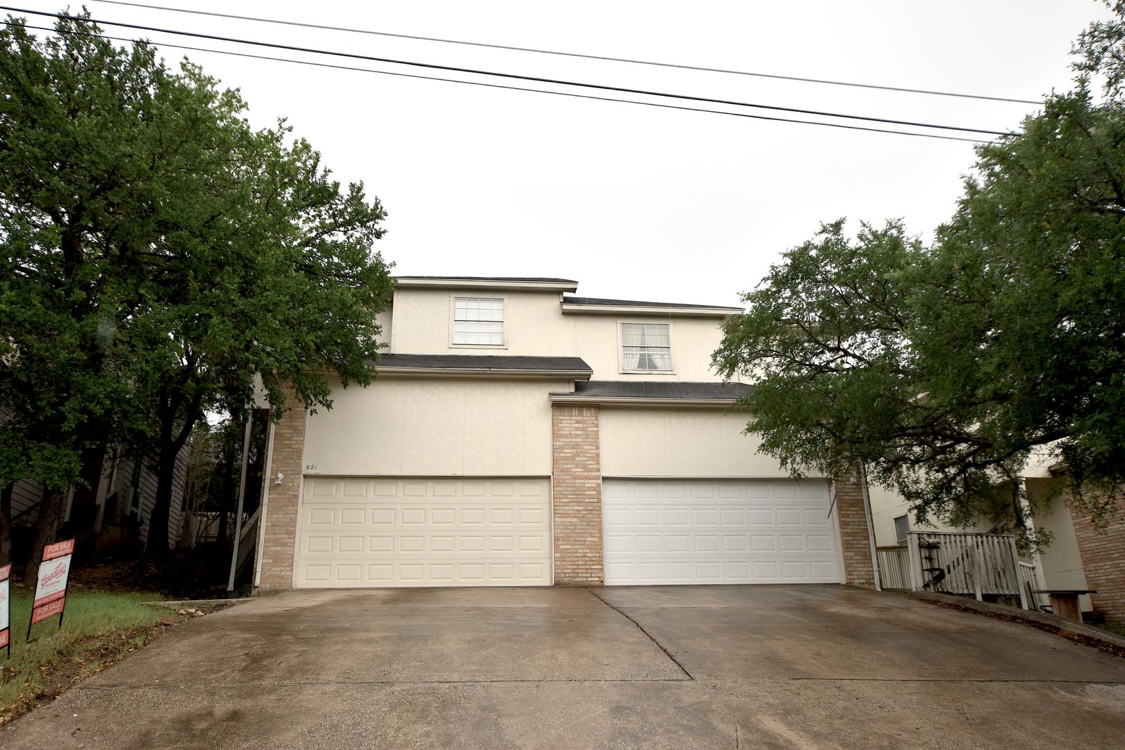 San Marcos Multiplex: 921-923 Sagewood Trail