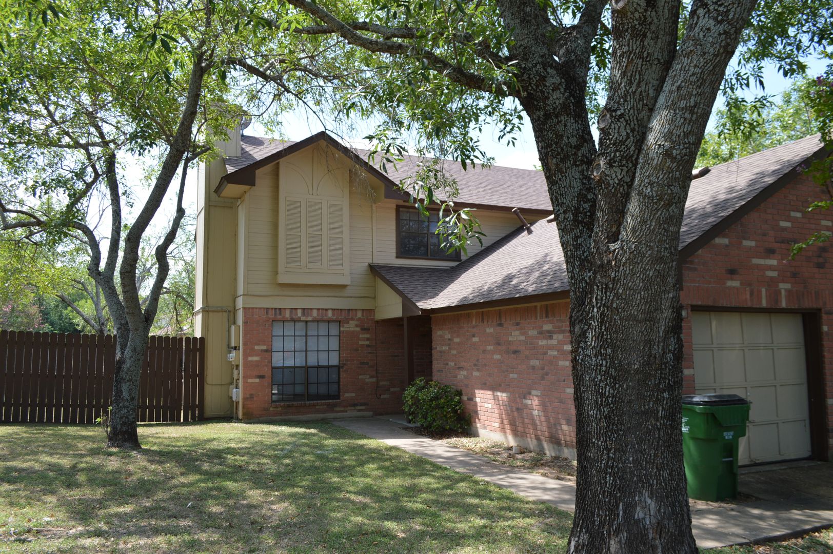 Round Rock Apartment: Hillside at Brushy Creek