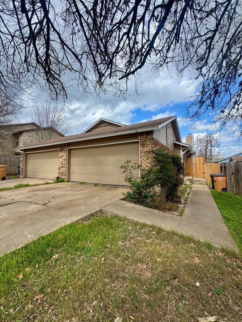 Austin Apartment: Tanglewood Forest