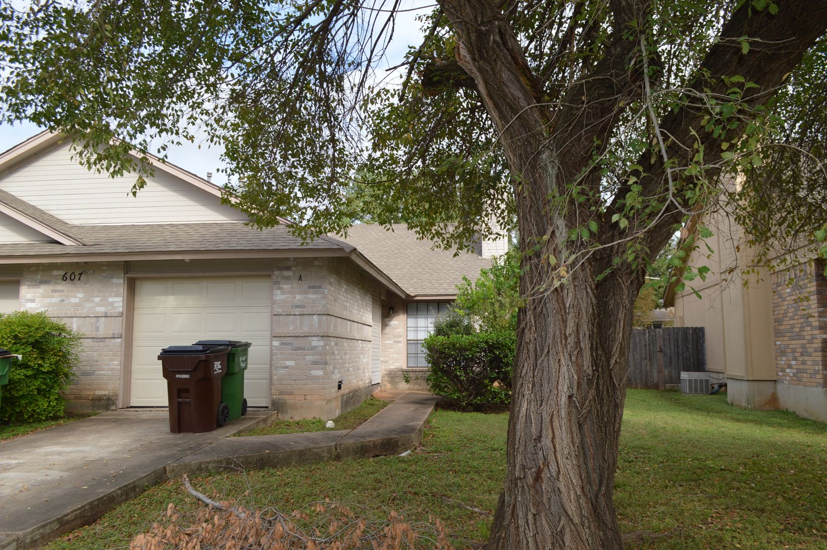 Round Rock Apartment: Hillside at Brushy Creek