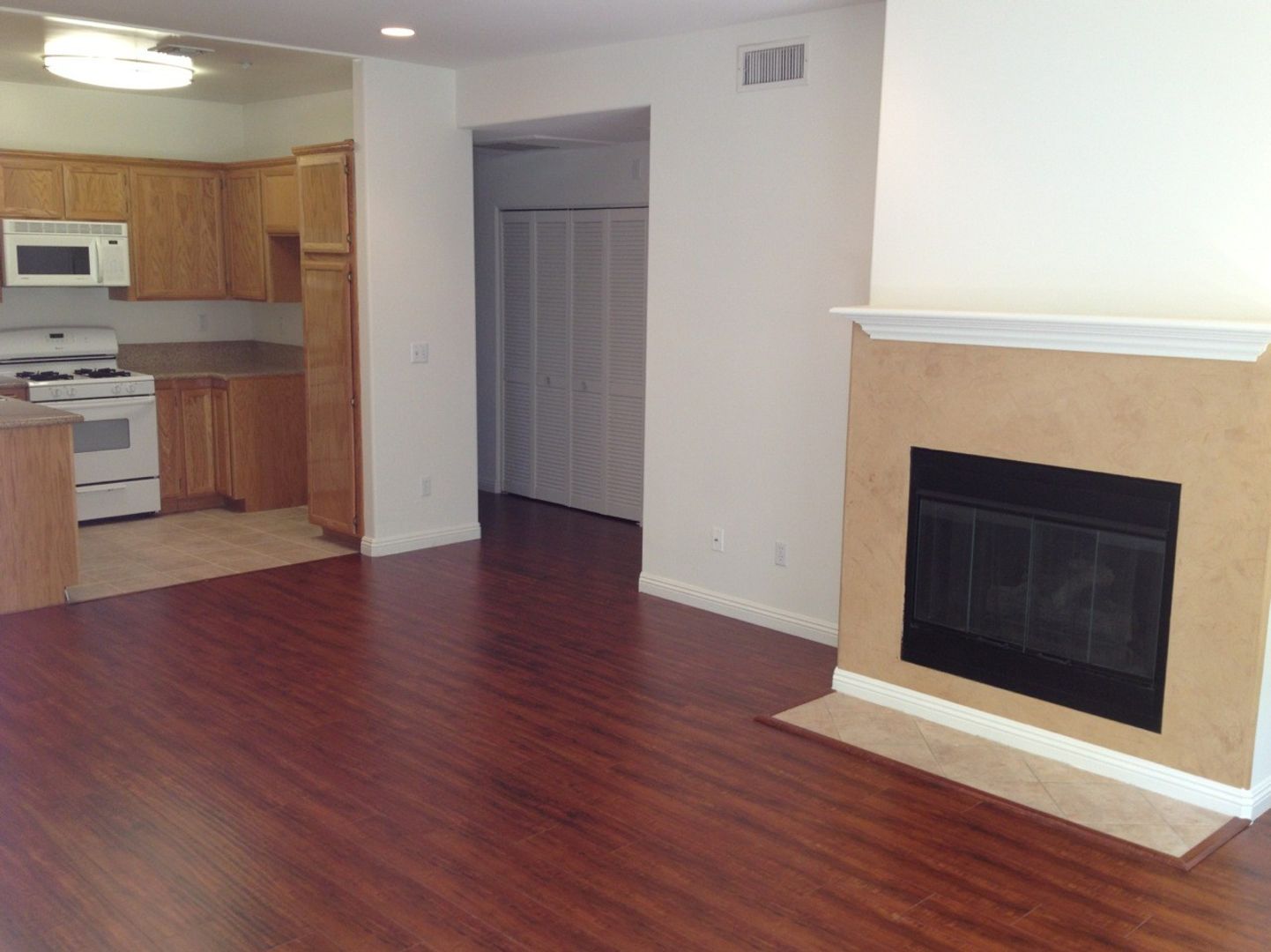 North Hollywood Apartment: 12740 Oxnard St.