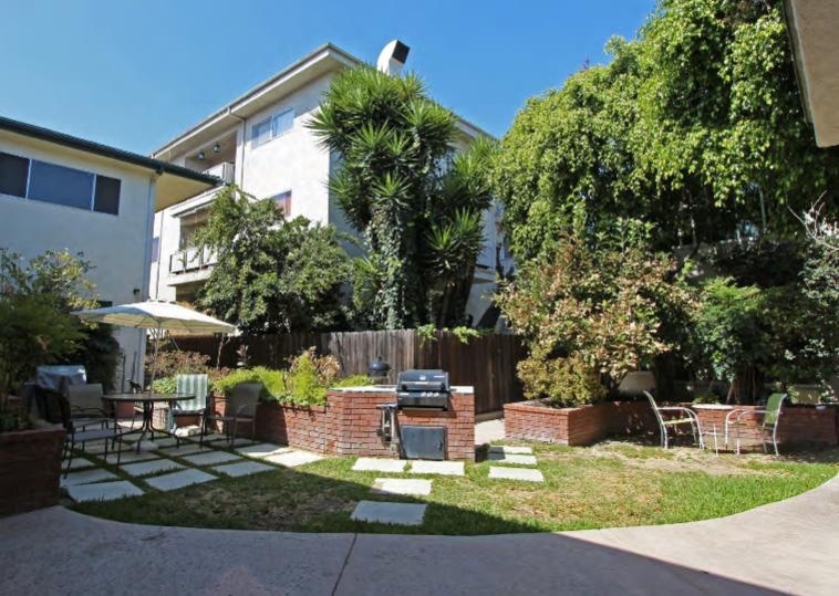 Sherman Oaks Apartment: 13535 Moorpark St.