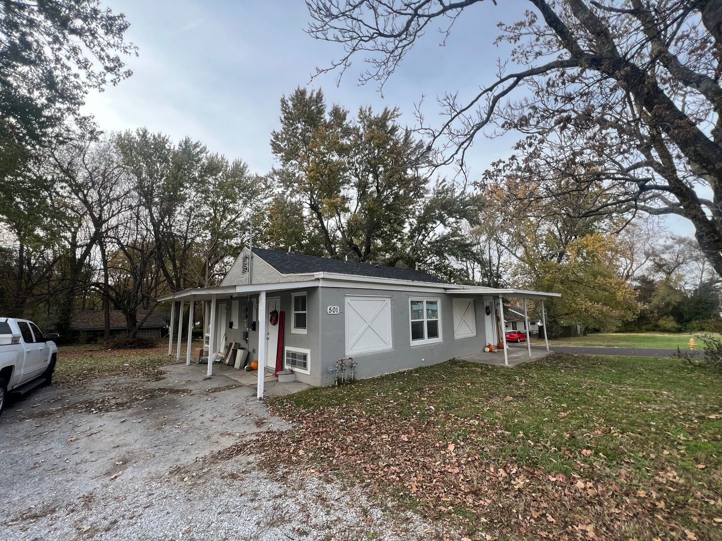 Springfield Apartment: 507 S. Scenic