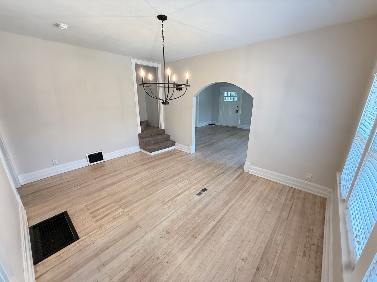 1038 S Fremont Ave 16 of 29