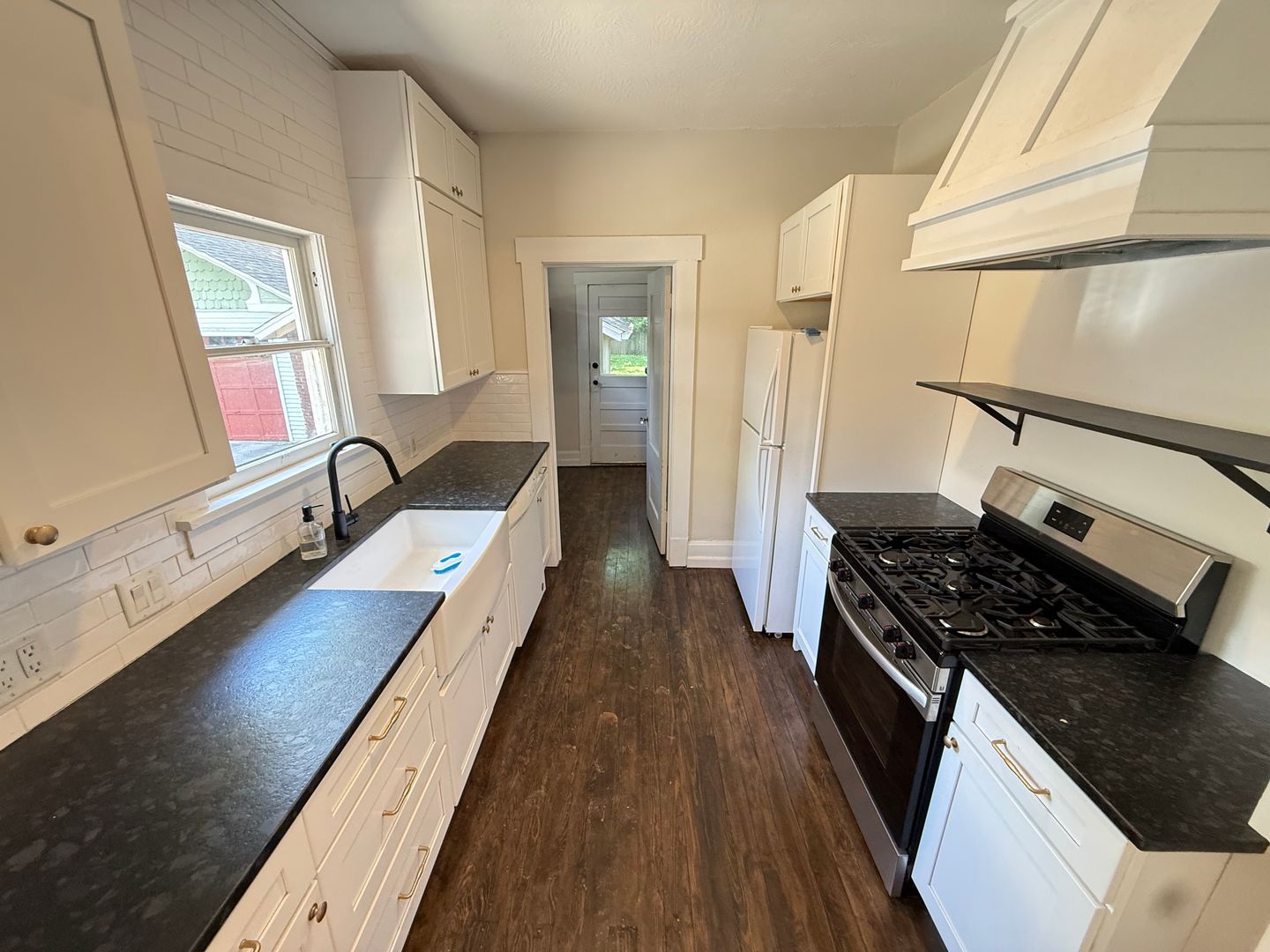 1038 S Fremont Ave 15 of 29