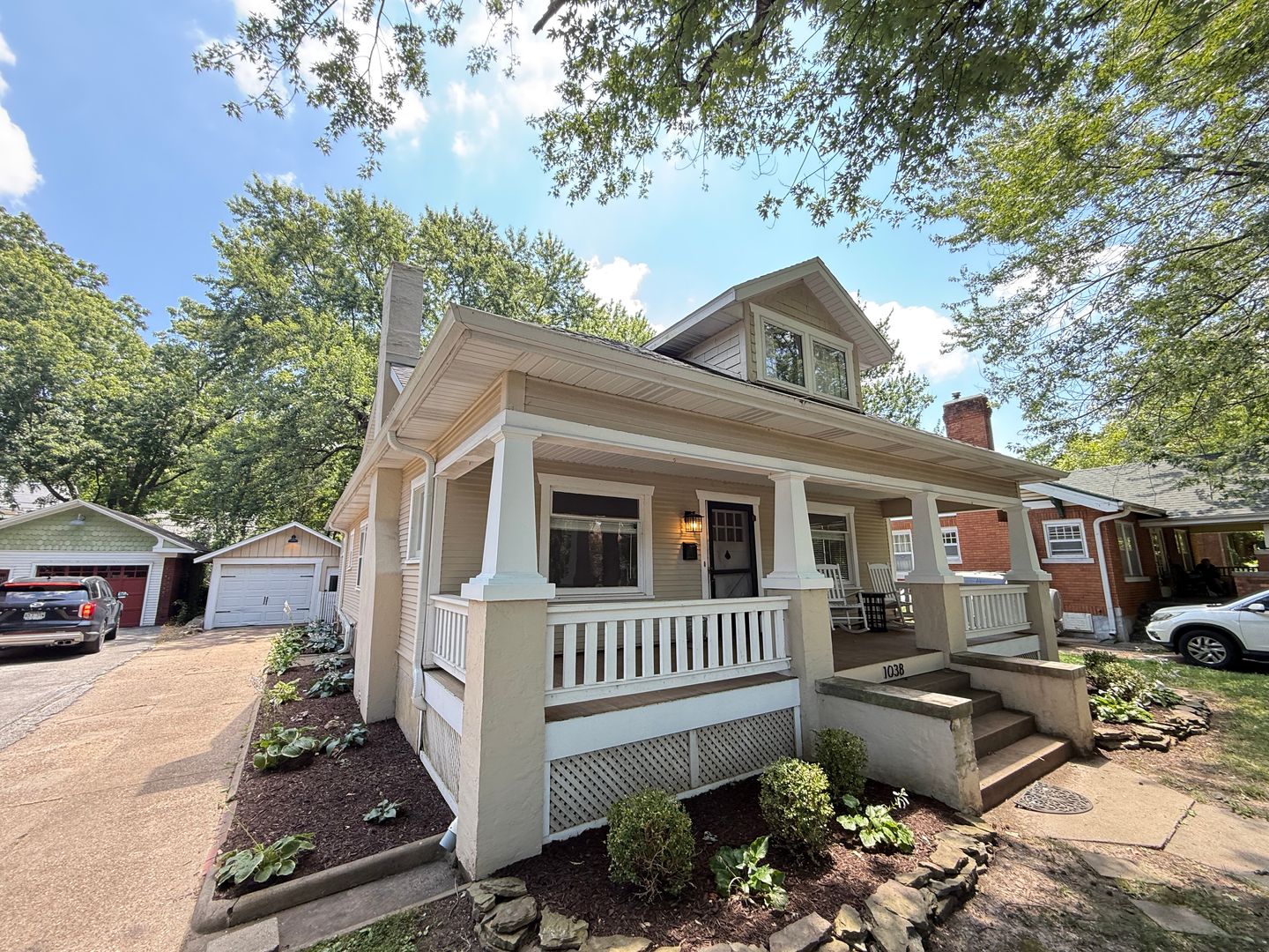 1038 S Fremont Ave 3 of 12
