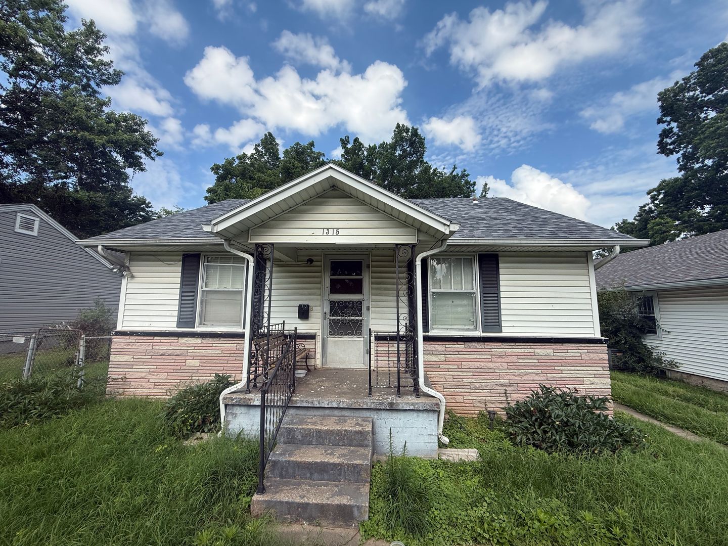 Springfield House: 1315 N Fremont Ave