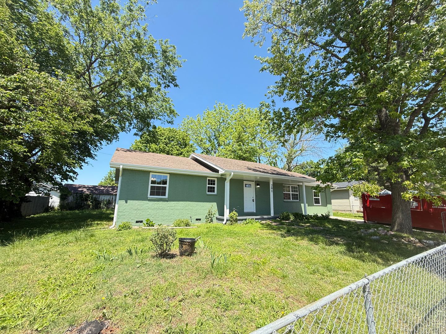 Ozark House: 201 E Hall St