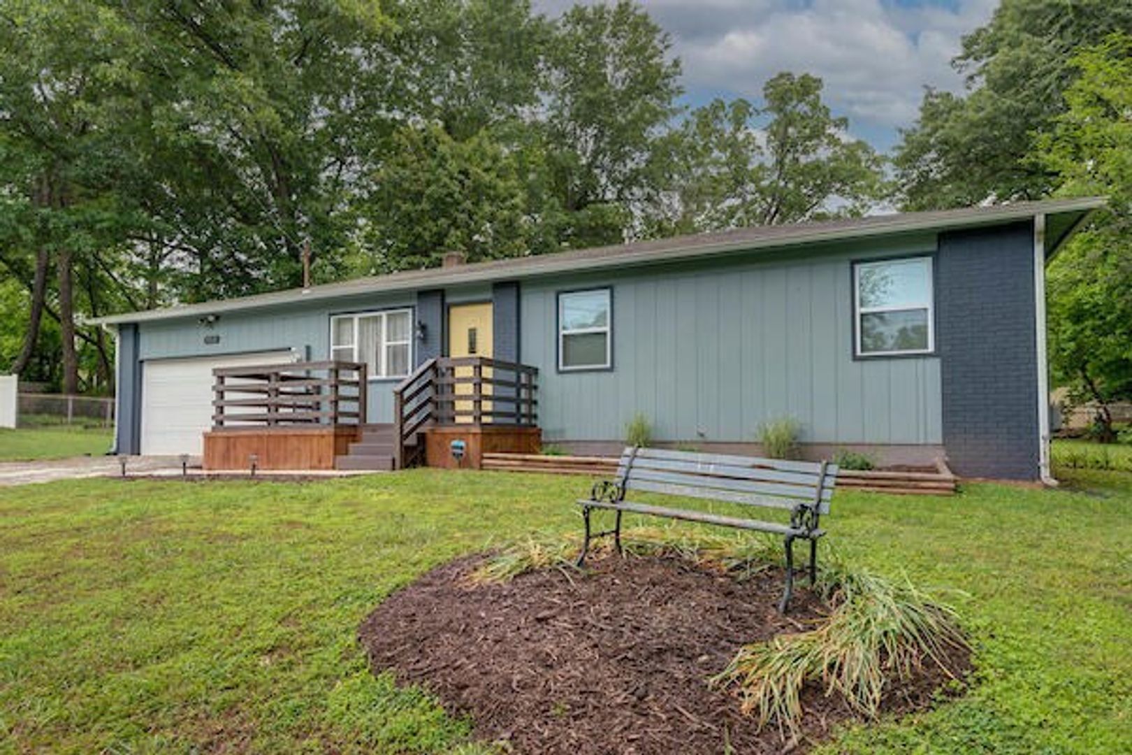 Springfield House: 3519 E Fruitwood Lane