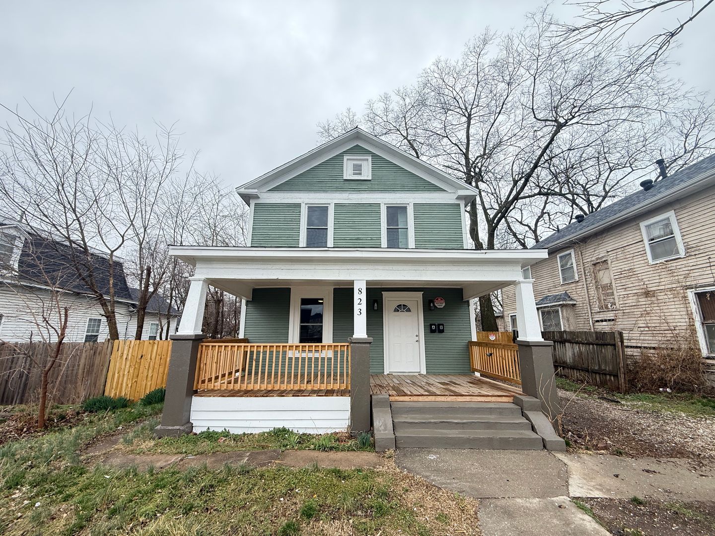 Springfield Apartment: 823 N Main