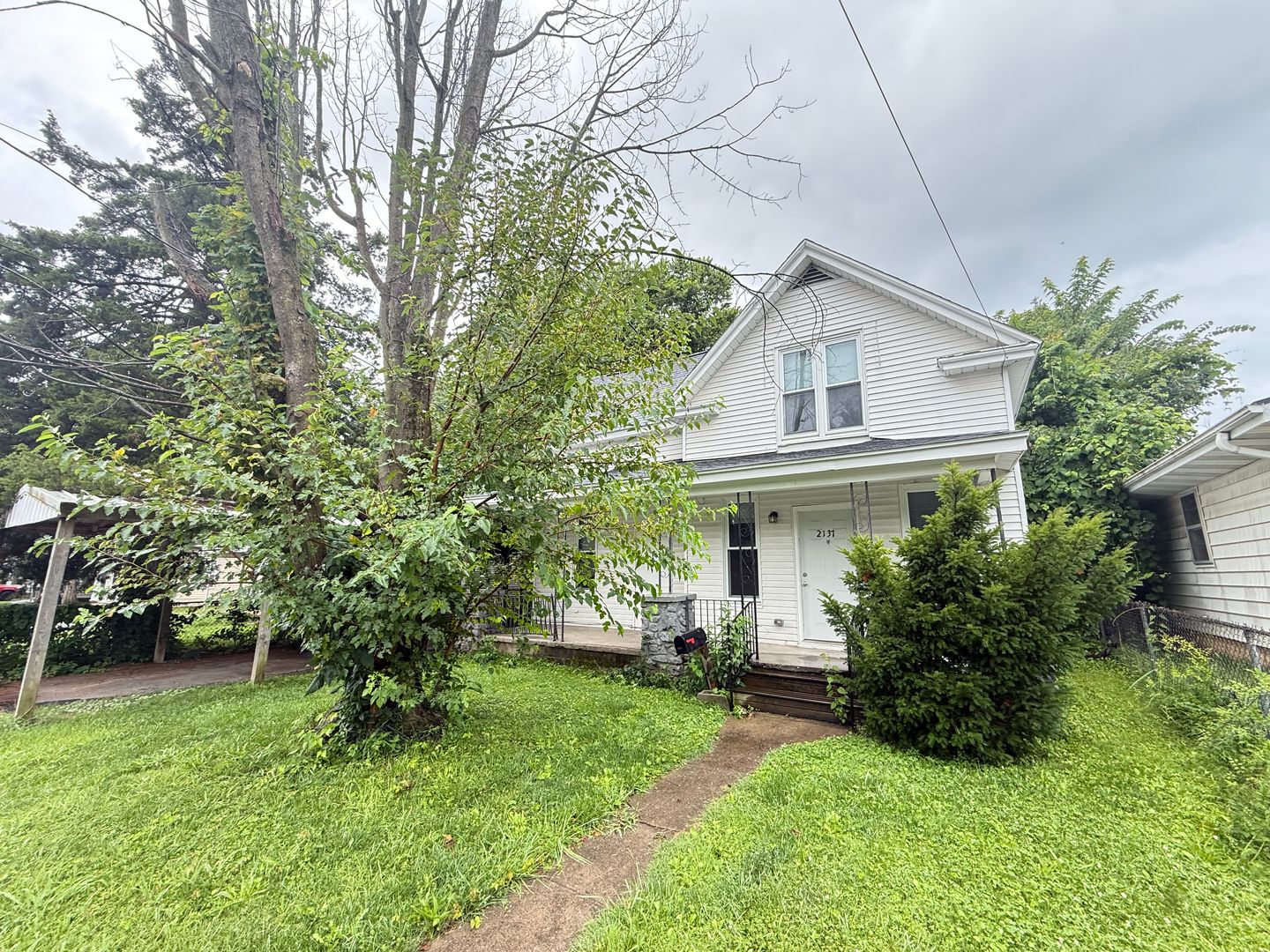 Springfield House: 2137 N. Delaware
