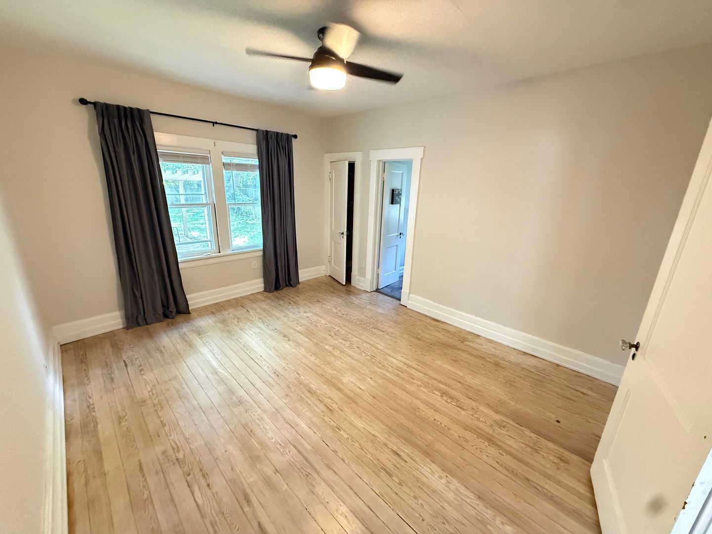 1038 S Fremont Ave 19 of 29