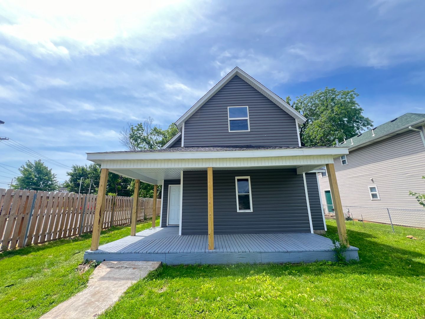 Springfield House: 428 W. Locust
