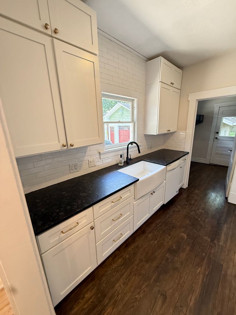 1038 S Fremont Ave 14 of 29