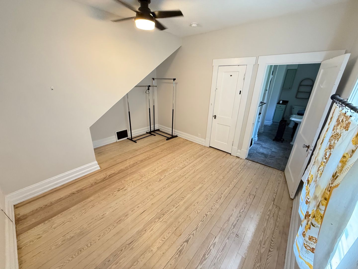 1038 S Fremont Ave 12 of 12