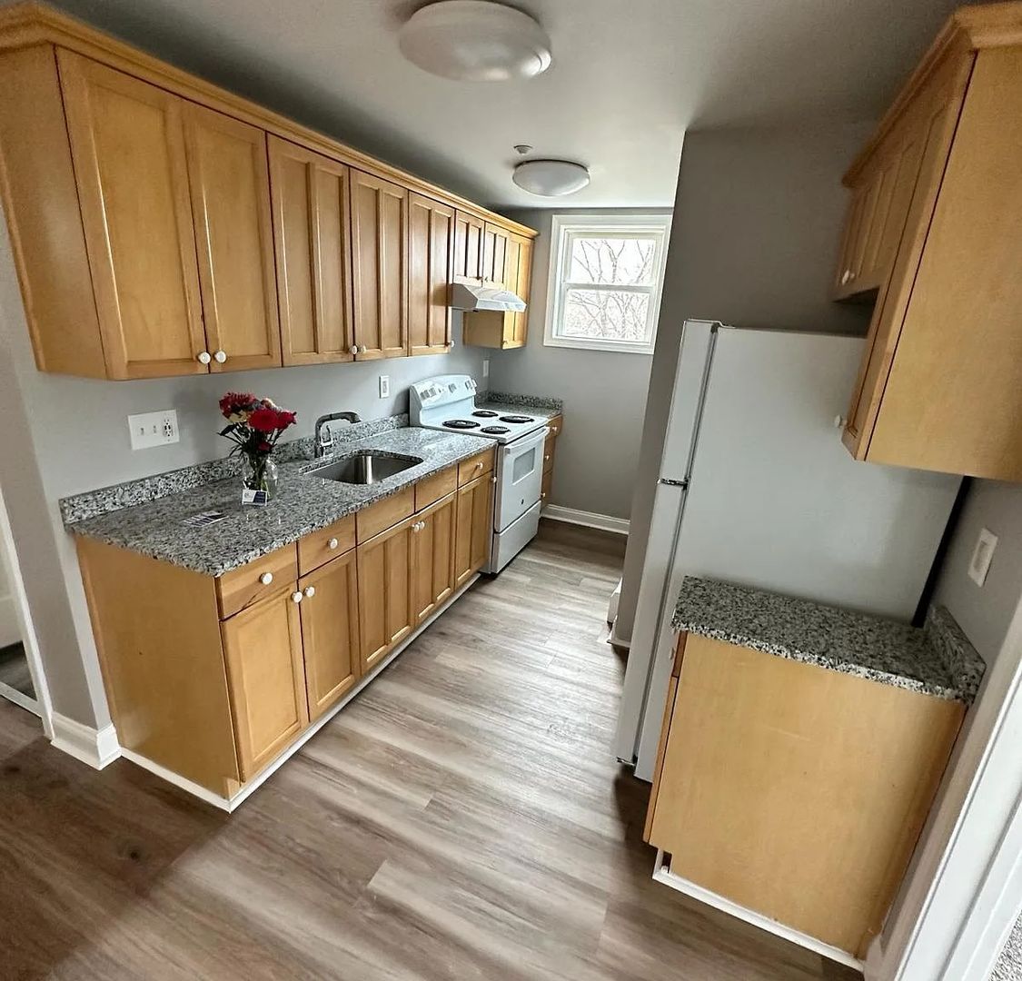 Gardner Apartment: 57 Greenwood St