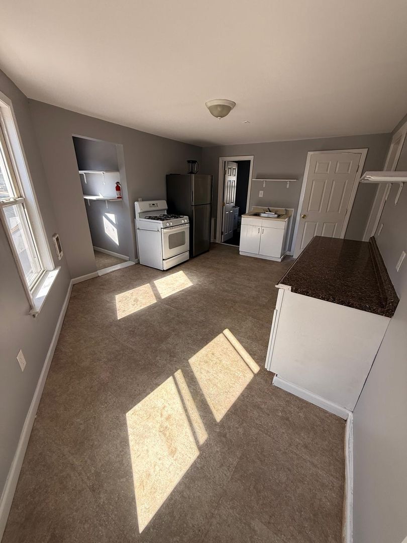 Clinton Apartment: 235-237 Oak Street