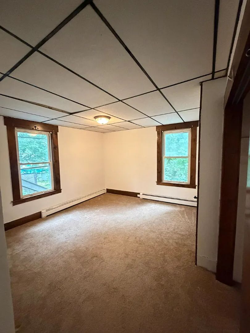 Orange Apartment: 35 Summer Street