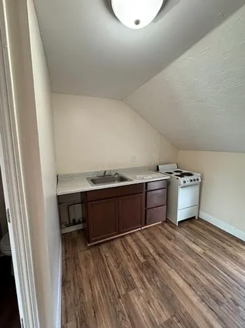 Fall River Apartment: 306-308 4th St