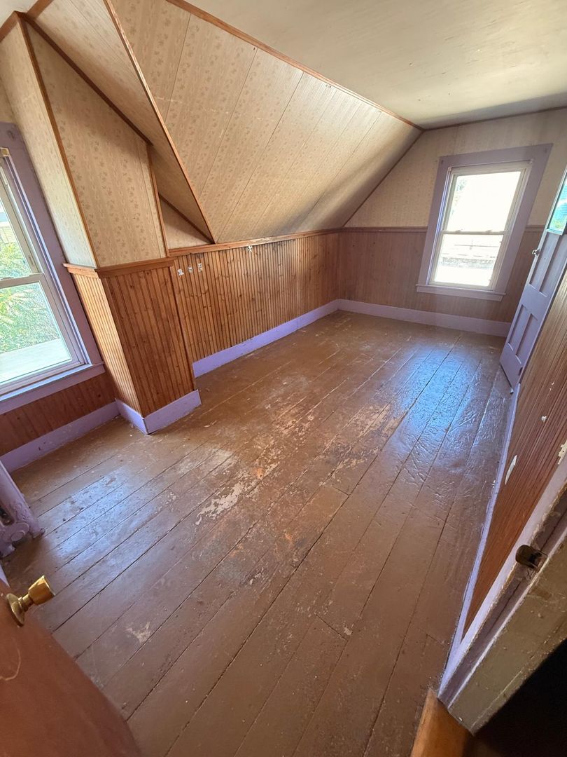 Fitchburg House: 11 Brigham St