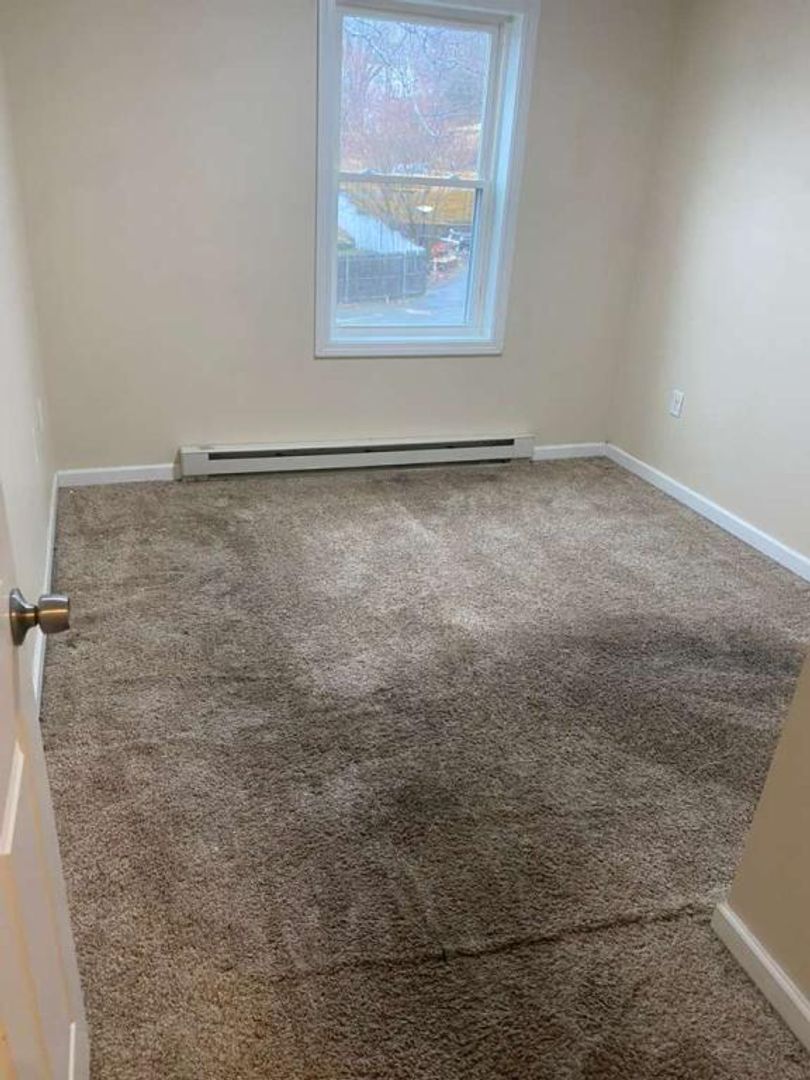 Warren Apartment: 32 North St