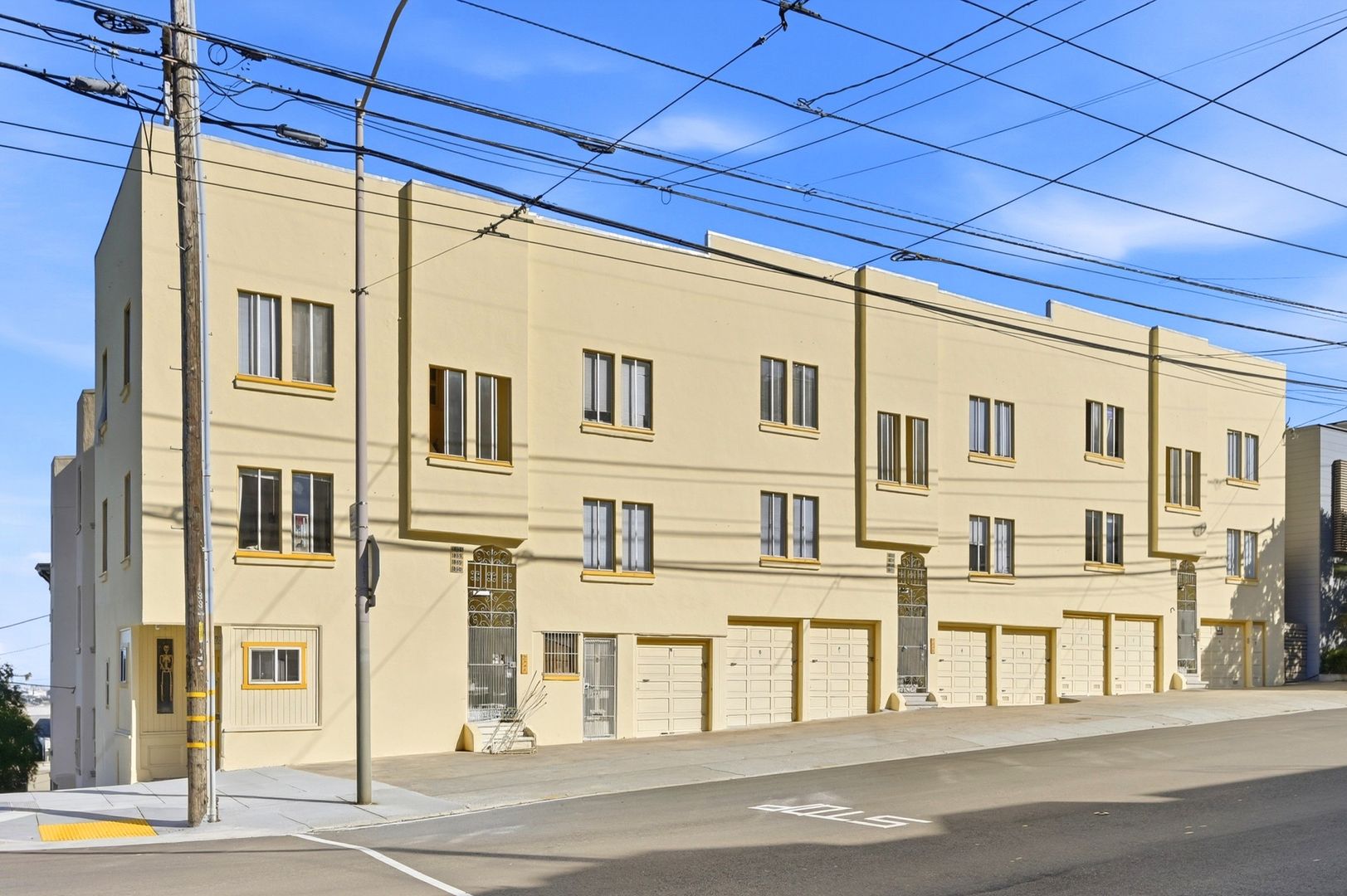1359 Noe St - Main Image