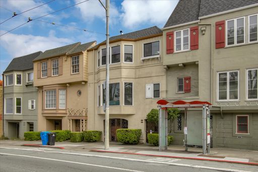 Bright Top Floor Flat in the Historic Lone Mountain - Please Contact for Showing Schedule – photo 1