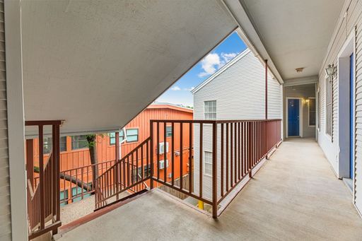 Modern 1 Bedroom Apartments Near UT Austin – photo 1
