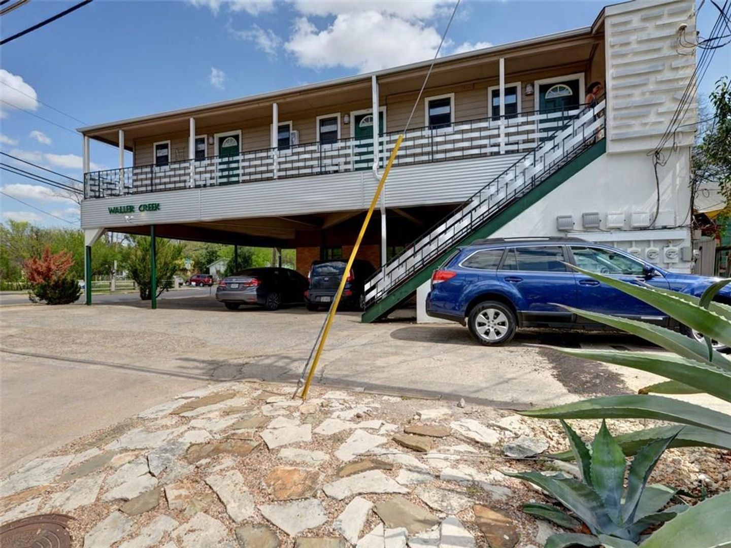 Austin Apartment: 225 North Loop