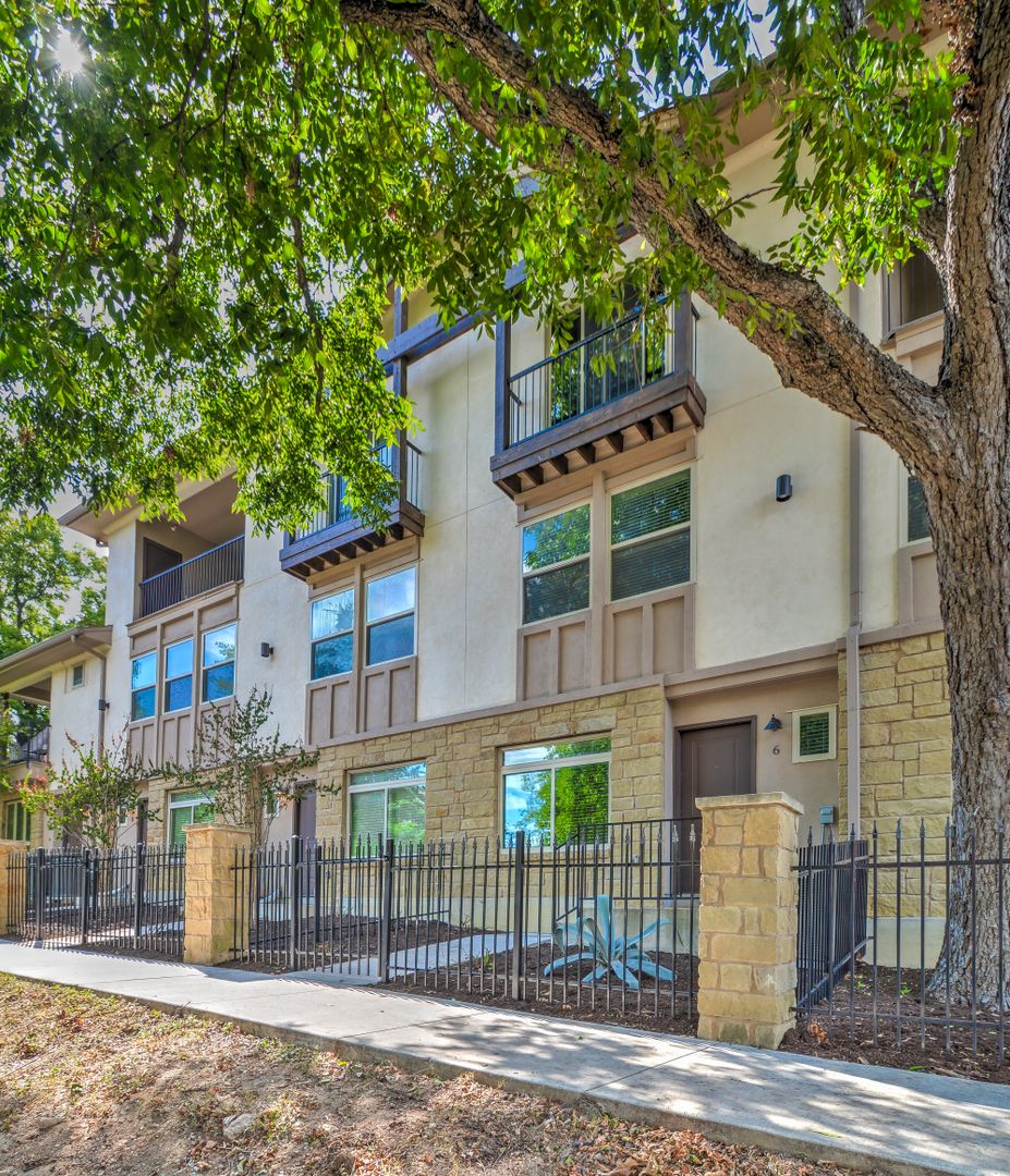 Austin Townhome: 501 W. 30th Street