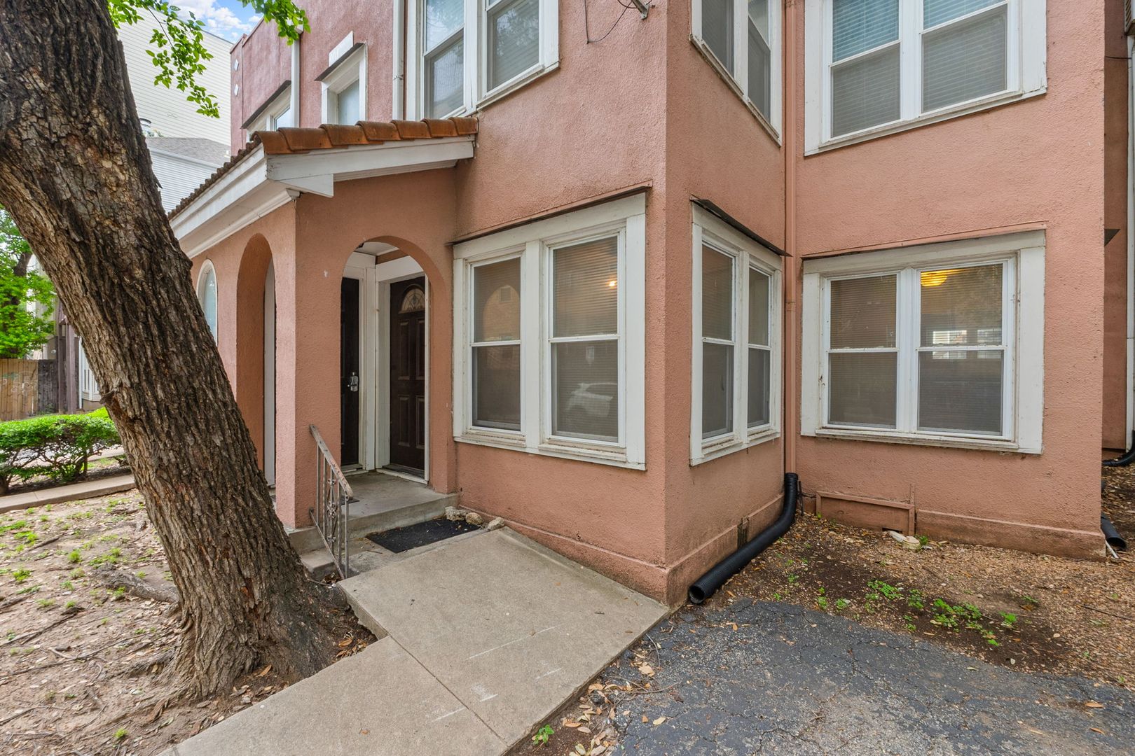 Austin Apartment: 904 W. 21st St