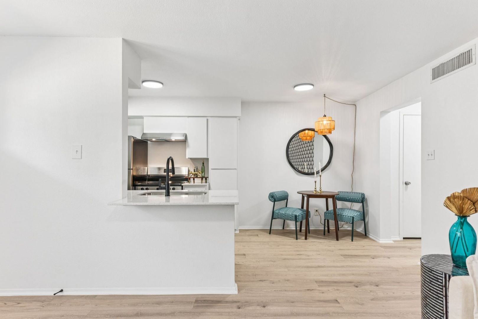 Austin Apartment: 4210 Red River St