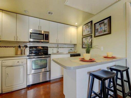 Spacious Studio Living in the Heart of West Campus – photo 1