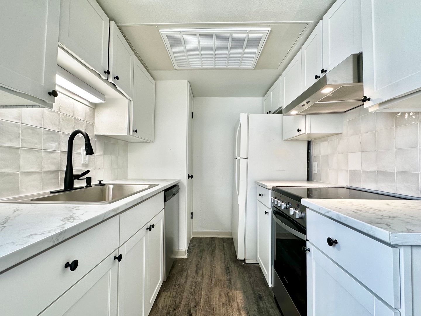 San Marcos Apartment: 1204 N LBJ Dr.