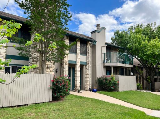 SPACIOUS 2BR/2.5BA TOWNHOME! – photo 1