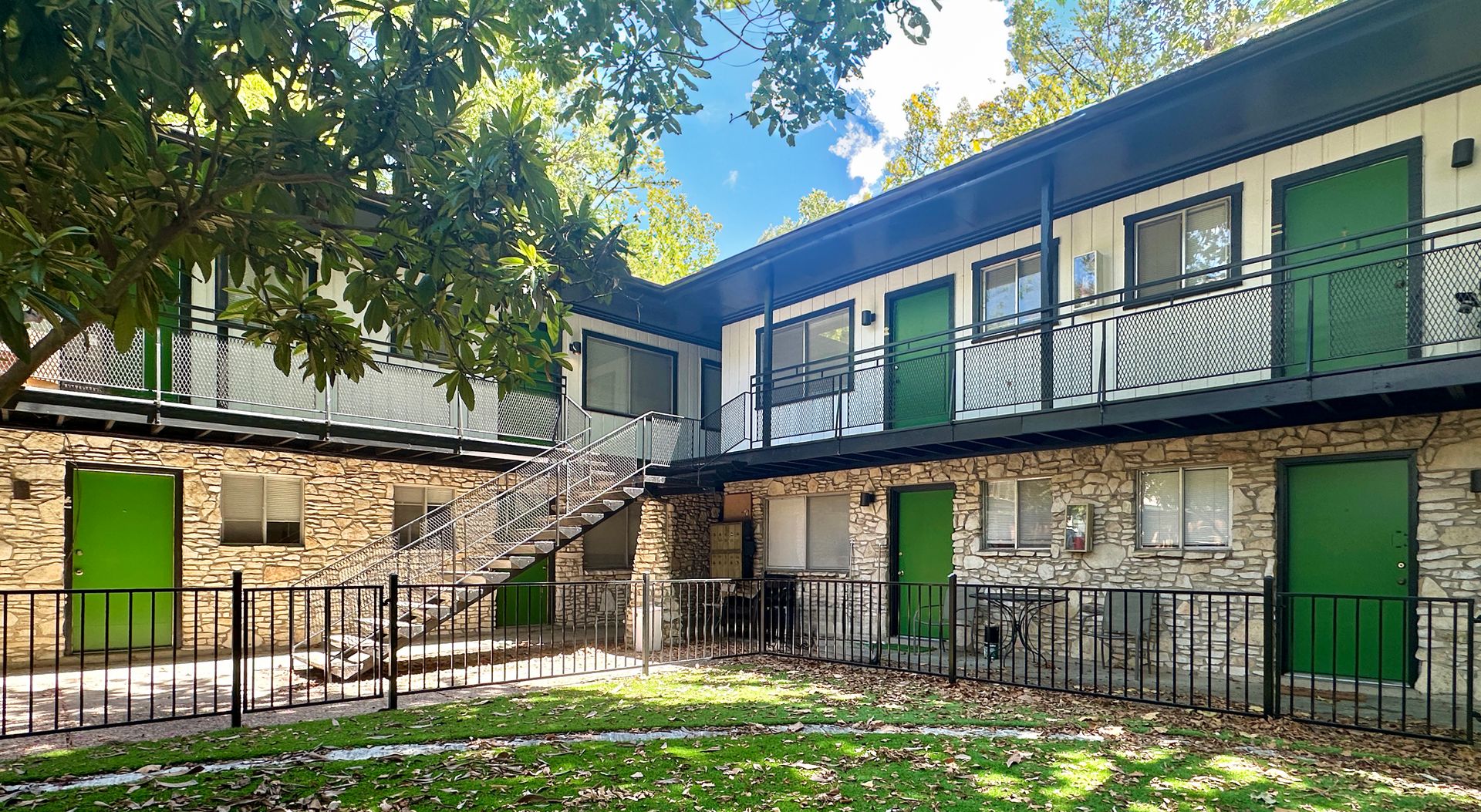 Austin Apartment: 2711 Hemphill Park
