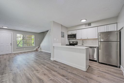 South Austin 2x1 @ Banister Heights – photo 1