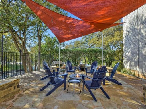 Beautiful West Campus 1x1 @ Pease Parkside Apartments – photo 1