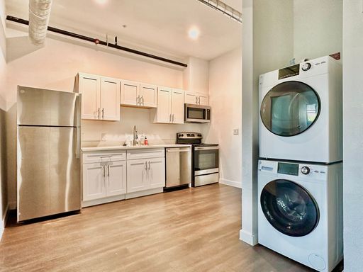 West Campus 2x1 @ Avia Apartments – photo 1